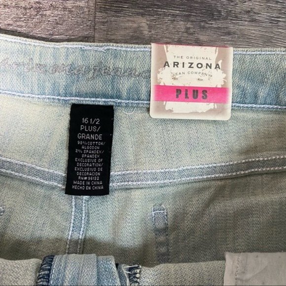 The Original Arizona Women’s Light Blue Denim Jeans Plus Size 16 NWT - Picture 10 of 11